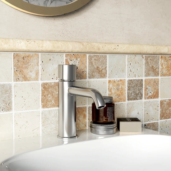 Lydia Classico Honed Travertine Pencil Border